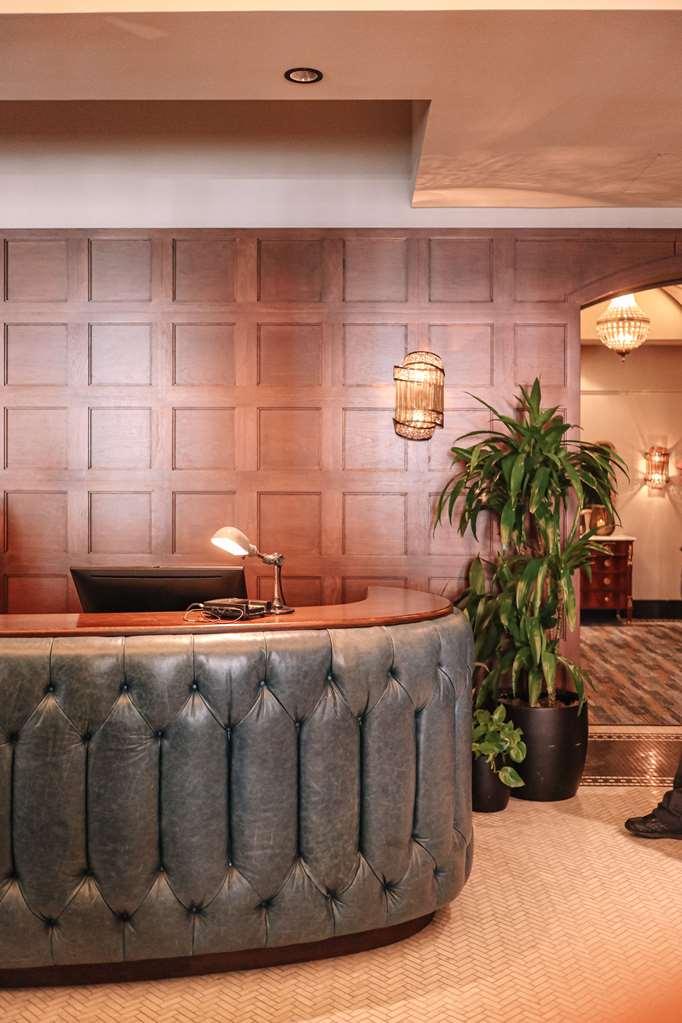 Dossier Hotel Portland Beltér fotó